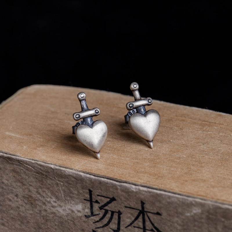 Dark Dream s925 sterling silver heart-shaped sword heart-shaped retro earrings earrings