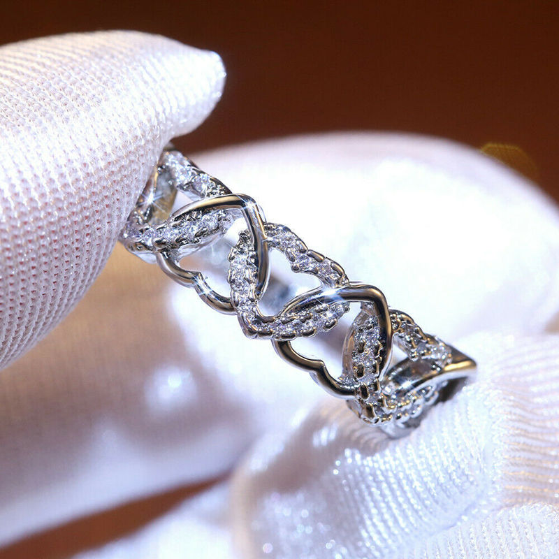 Heart-shaped diamond ring Fashionable and creative heart-shaped diamond engagement ring ring
