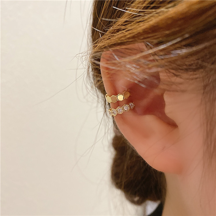 Korean niche design temperament-free earrings ear clips new women's early spring light luxury high-end ear bone clips