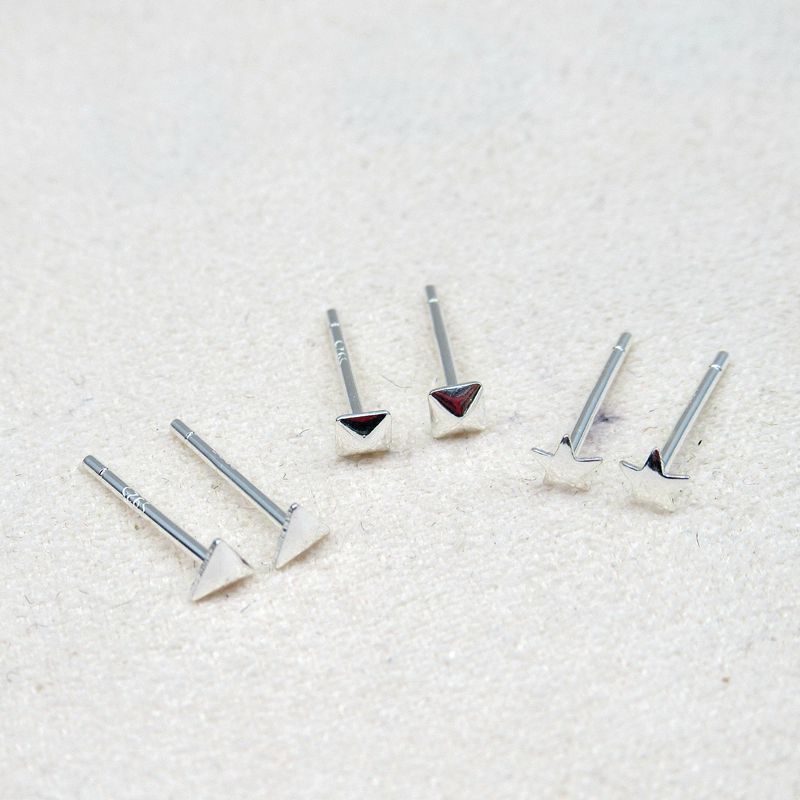 S925 sterling silver earrings for women, ear piercing, ear sticks, ear sticks, silver earrings, simple mini small cartilage ear needles, anti-blocking needles