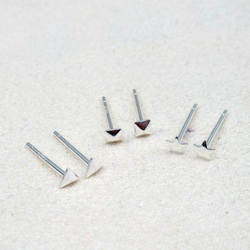 S925 sterling silver earrings for women, ear piercing, ear sticks, ear sticks, silver earrings, simple mini small cartilage ear needles, anti-blocking needles