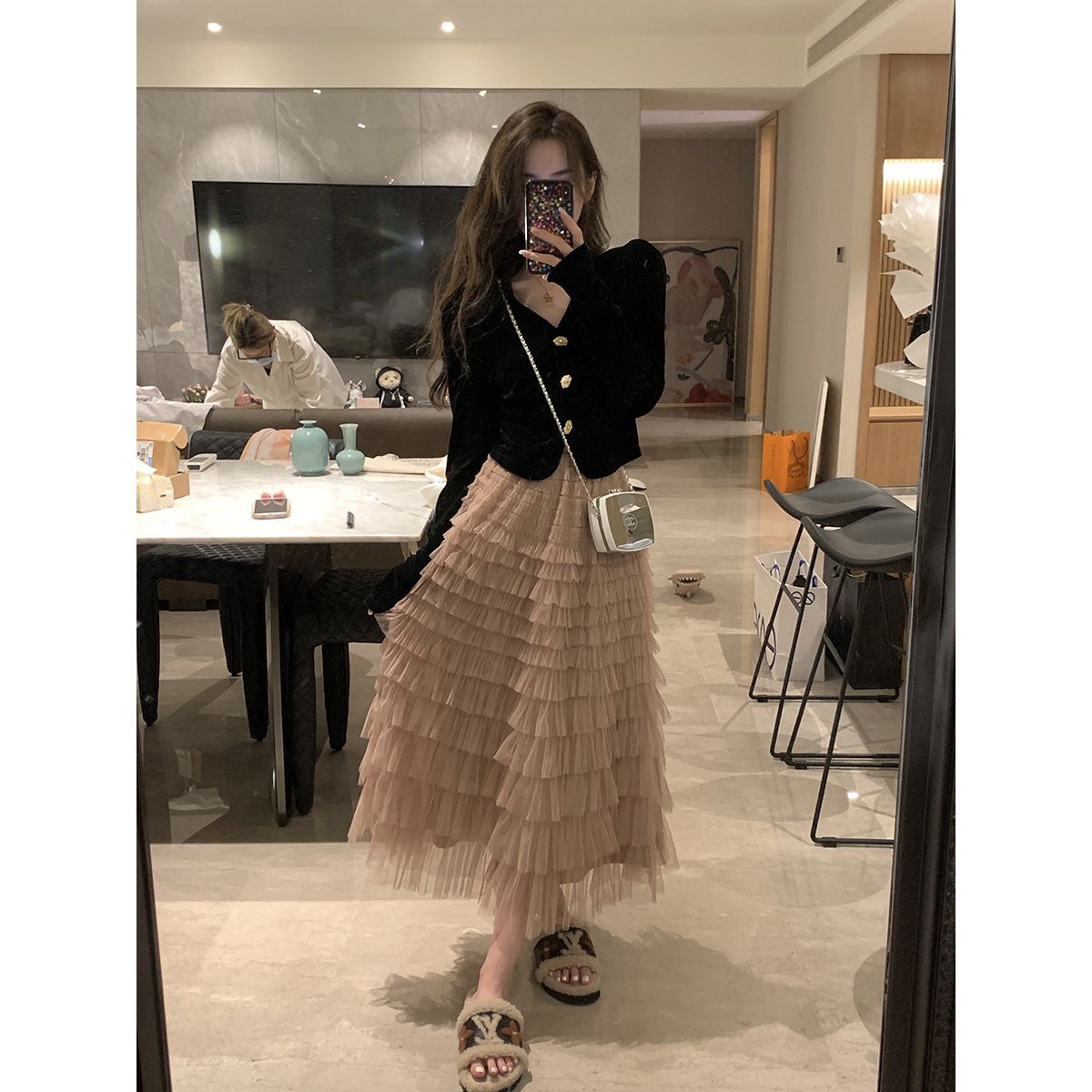 Plus size autumn new French V-neck short velvet cardigan top + high waist mesh A-line cake skirt two-piece set