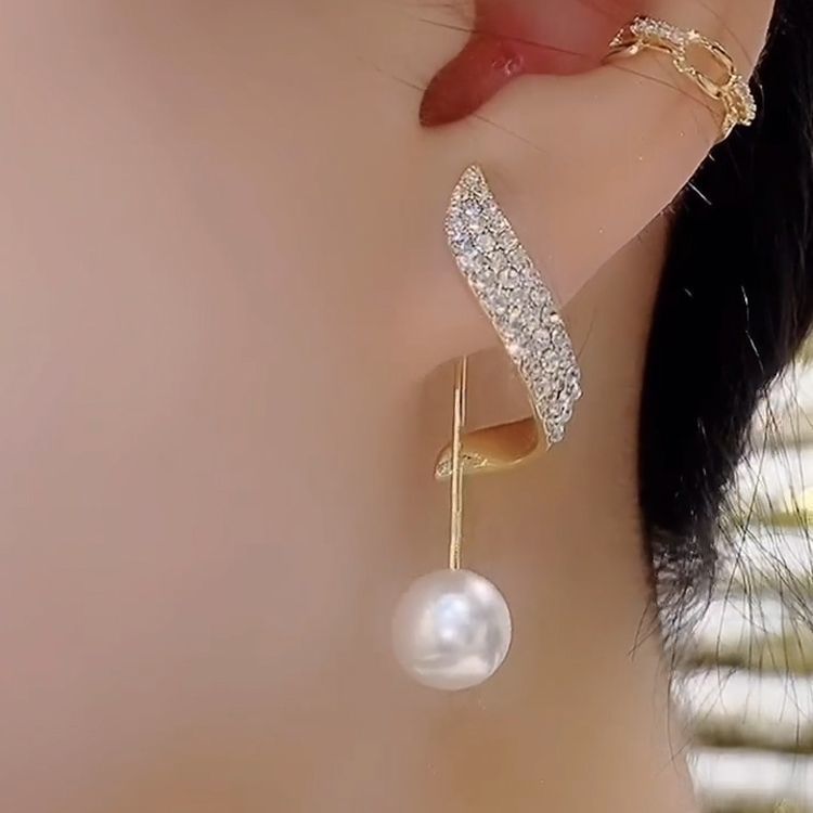 Sterling silver stud earrings, light luxury, high-end fashion, diamond-filled pearl earrings, silver needle earrings