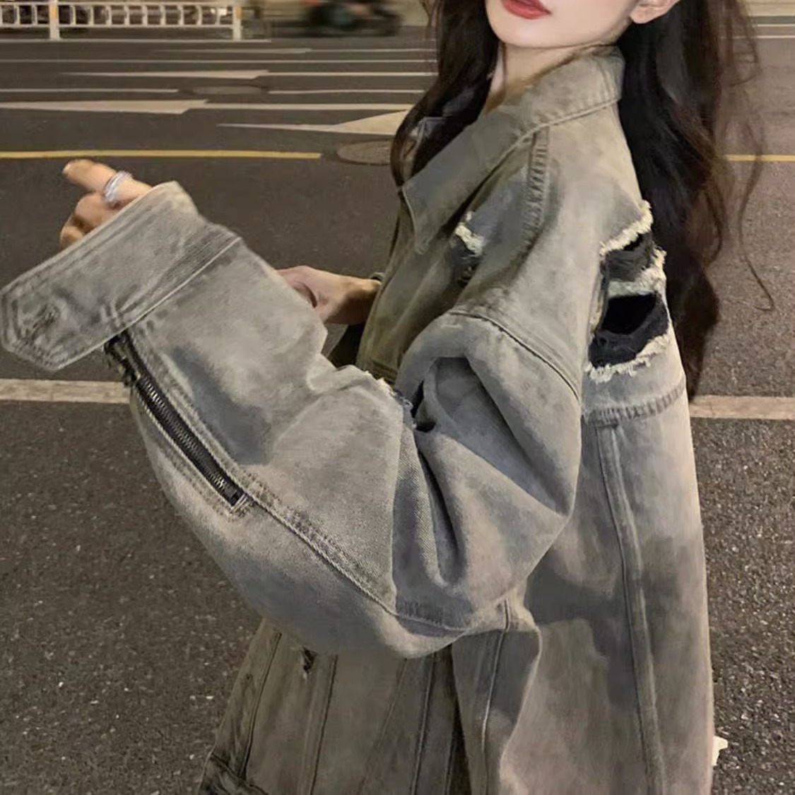 Trendy brand retro denim jacket for women spring and autumn 2023 new loose and versatile washed hole cardigan top trendy