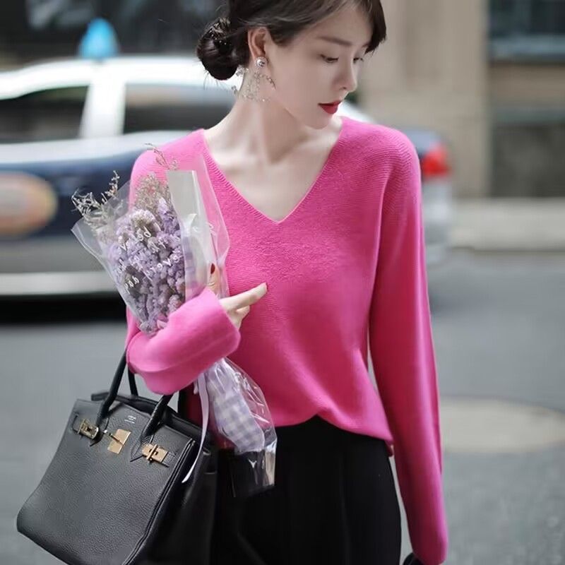 Gentle style, white rose peach heart V-neck sweater for women, autumn and winter Korean version, age-reducing, versatile sweater top, trendy