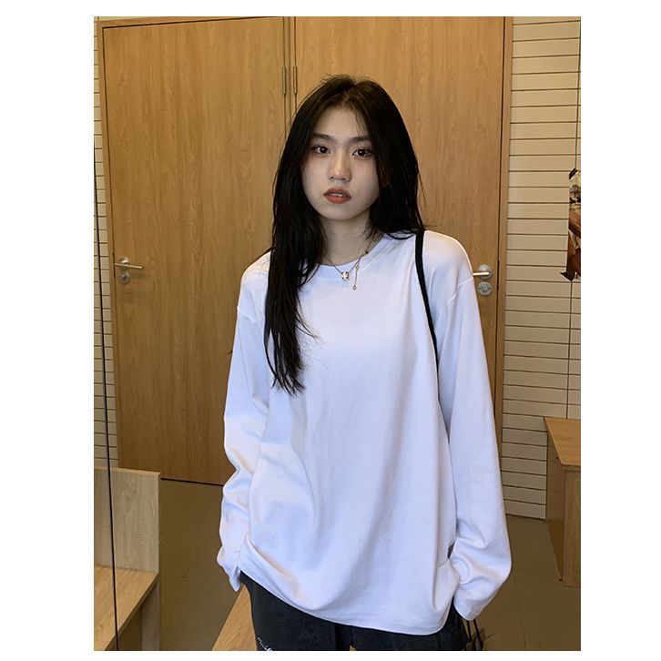 Pure cotton bottoming shirt with loose long-sleeved T-shirt for women. This year's popular tops are white and chic.