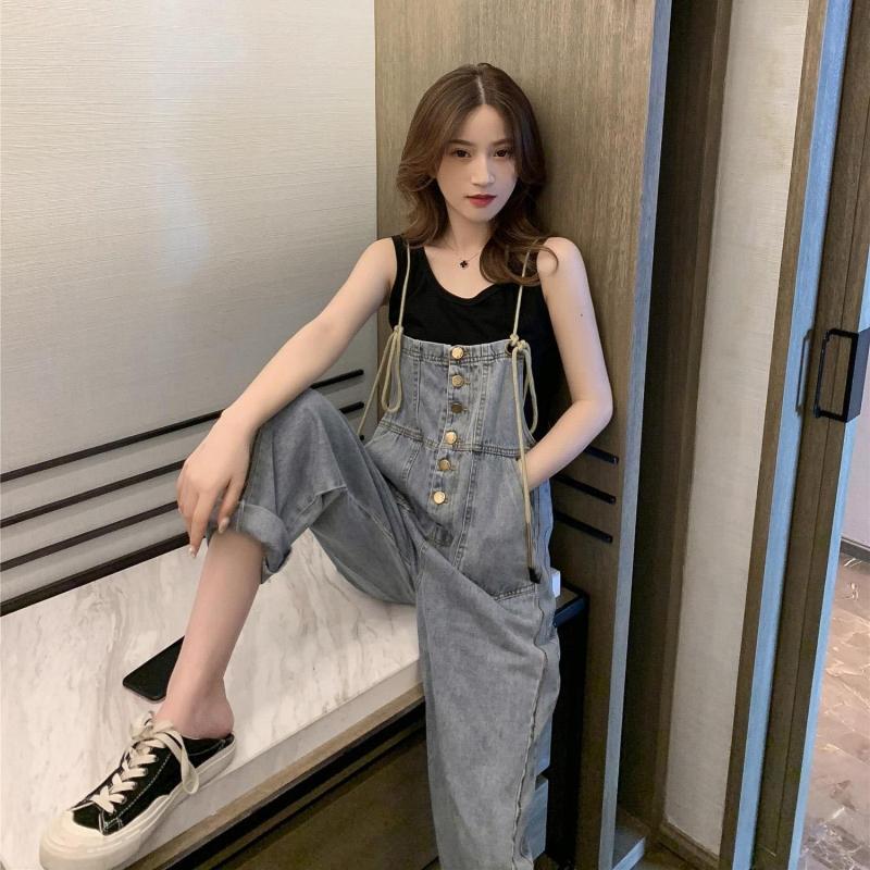 Spring and autumn new Hong Kong style age-reducing versatile denim suspenders for female students Hyuna style loose wide-leg jumpsuit nine-point pants