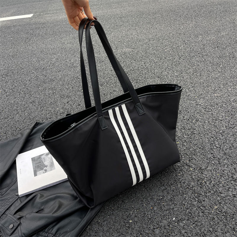 Large-capacity bag women's high-end fashion shoulder bag Oxford cloth all-match tote bag college student class commuting bag