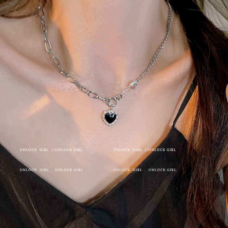 Light luxury zircon black love splicing brooch necklace for women high-end niche trendy clavicle chain sweet and cool style necklace
