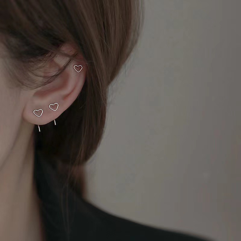 Ins style love earrings for women with pierced ears, new trendy heart-shaped earrings, simple and compact