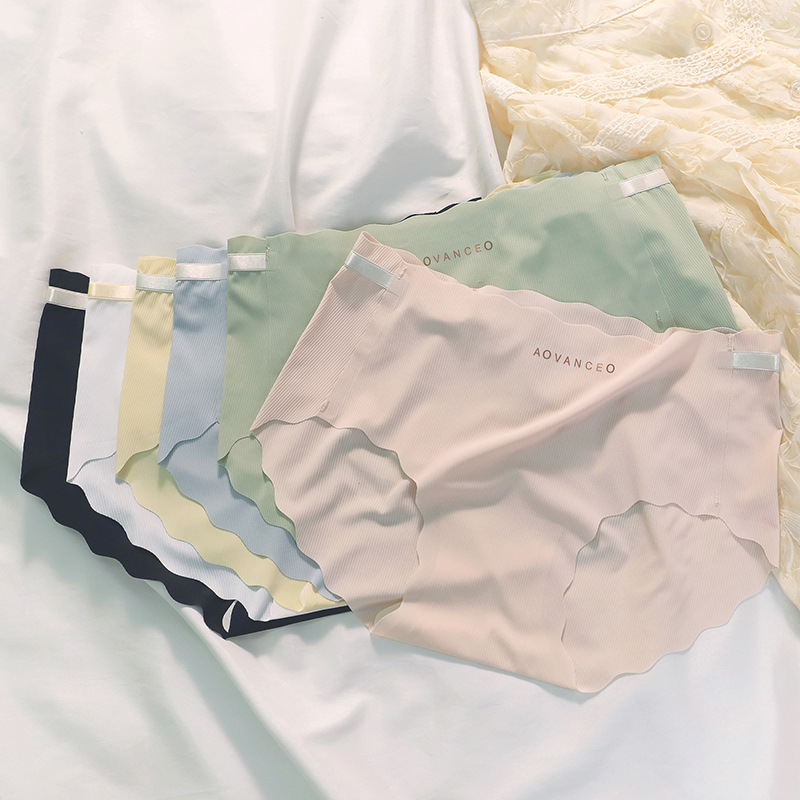 3D peach butt seamless ice silk women's underwear cotton crotch nude breathable small fresh and cute girl's briefs