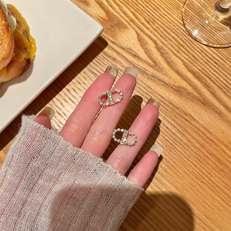 925 silver needle earrings, new trendy niche design, exquisite earrings for women, high-end and light luxury