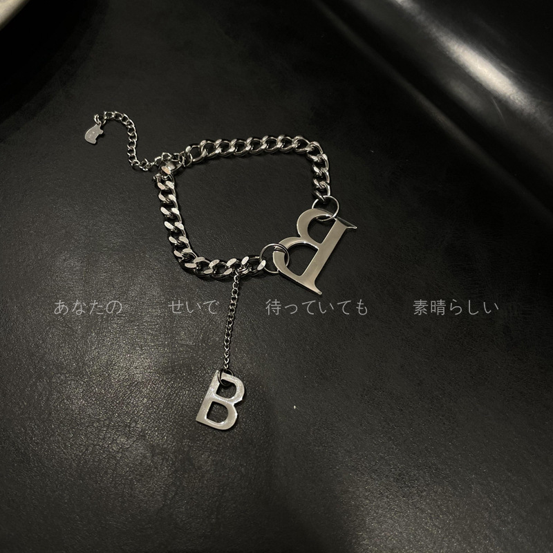 Titanium steel non-fading B letter pendant bracelet for women new niche design hip-hop simple hand jewelry trend