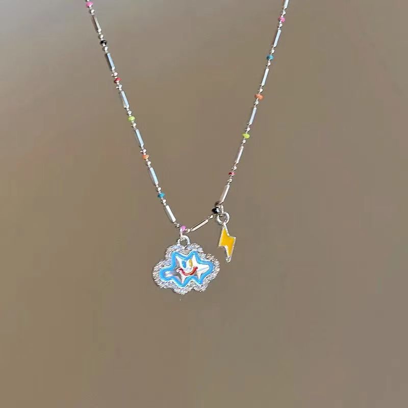 Sweet and cool style niche design cloud lightning beaded necklace women's new color clavicle chain unique accessories