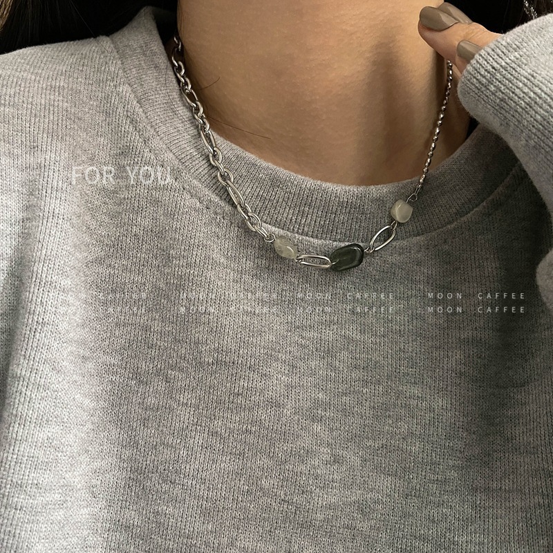 Titanium Steel Necklace for Women Retro Gravel Freshwater Pearl Beads Hot Girl Necklace Niche Design Clavicle Chain Neck Chain