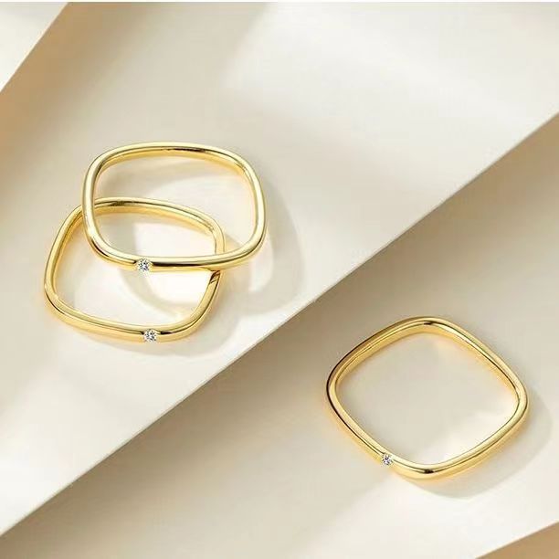 [Copper] Simple small square ring, closed ring, feminine, light, luxurious and high-end niche, diamond-encrusted plain ring