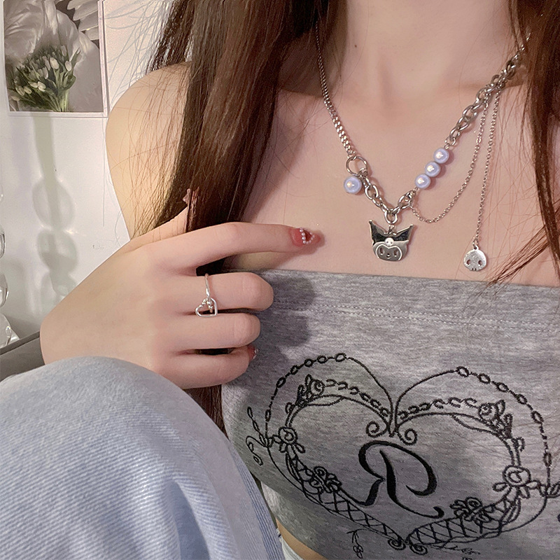 Cold wind Japanese Kuromi pendant necklace little devil skull reflective bead titanium steel necklace pearl clavicle chain