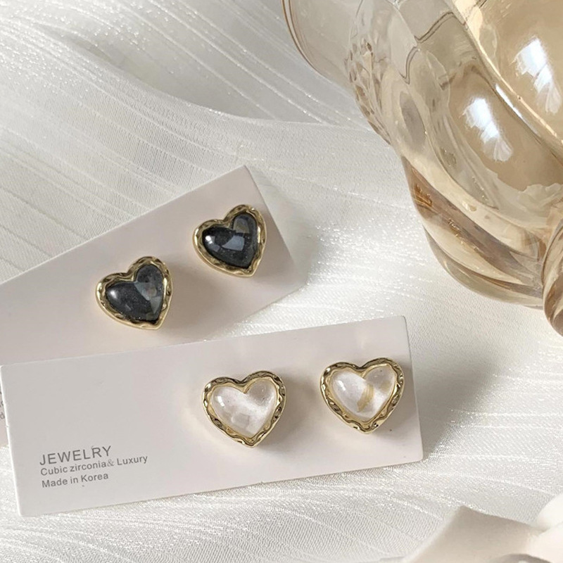 Korean temperament quicksand gold edge peach heart earrings high-end versatile small heart-shaped earrings sweet simple earrings for women