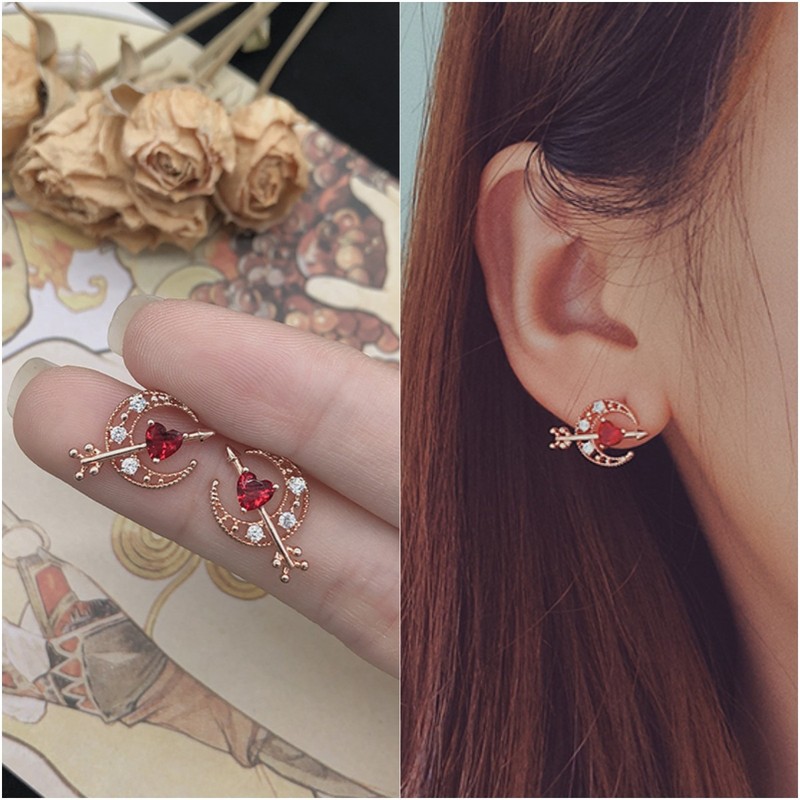 Japanese and Korean niche design love zircon earrings Internet celebrity ins style earrings personalized small short girl earrings