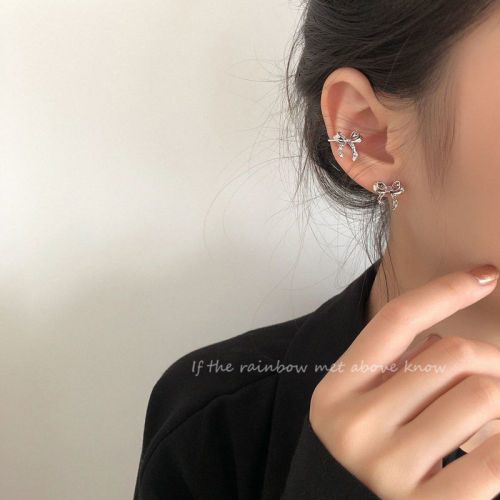 Silver bow three-piece set of earrings for women, cold style, fashionable, versatile earrings, new earrings for the year