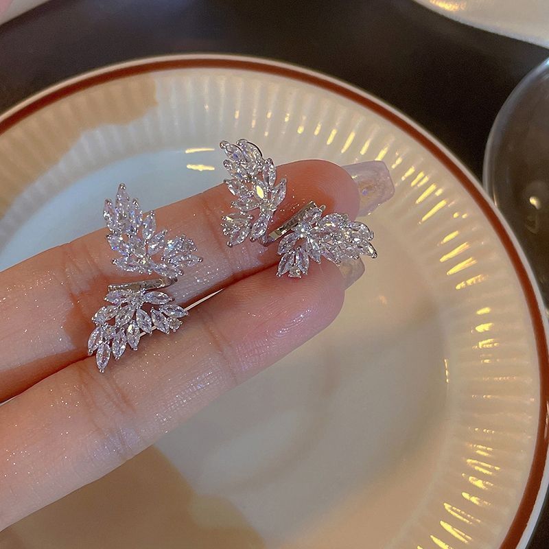 Trendy and shiny ~ light luxury zircon butterfly earrings for women s925 niche high-end design, temperament, fashionable and unique earrings