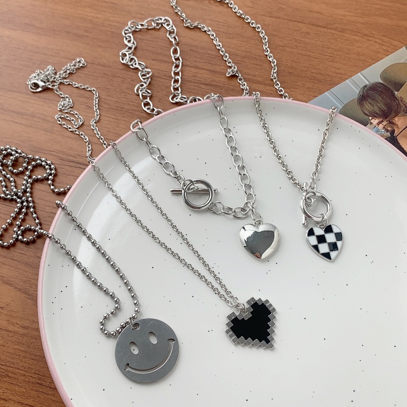 Clothing products, trendy autumn and winter clothing gifts, necklaces for men and women, ins love hip-hop sweatshirt chain accessories, clavicle chain sweater