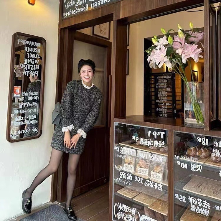Rich daughter tweed skirt autumn and winter new style small fragrant lace collar puff sleeve dress 50541