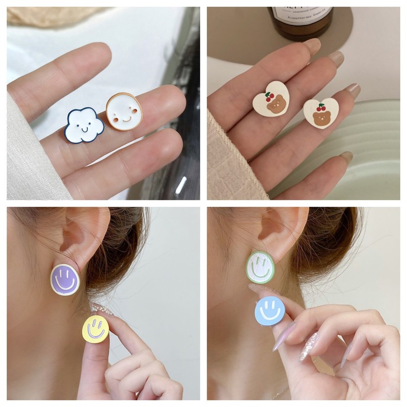 New Smiling Face Earrings for Women Summer Fresh Korean Style Simple Small Earrings Temperament Earrings