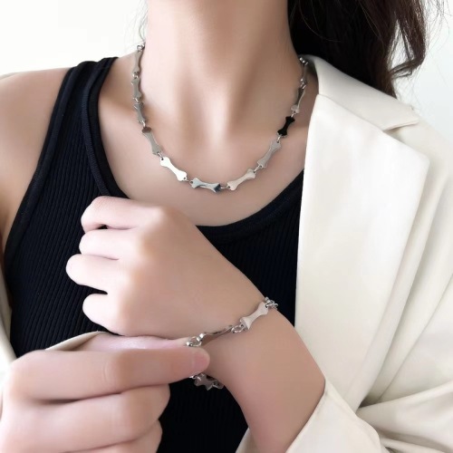 Niche design small bone necklace simple personality hip hop clavicle chain ins trend fashion versatile internet celebrity bracelet