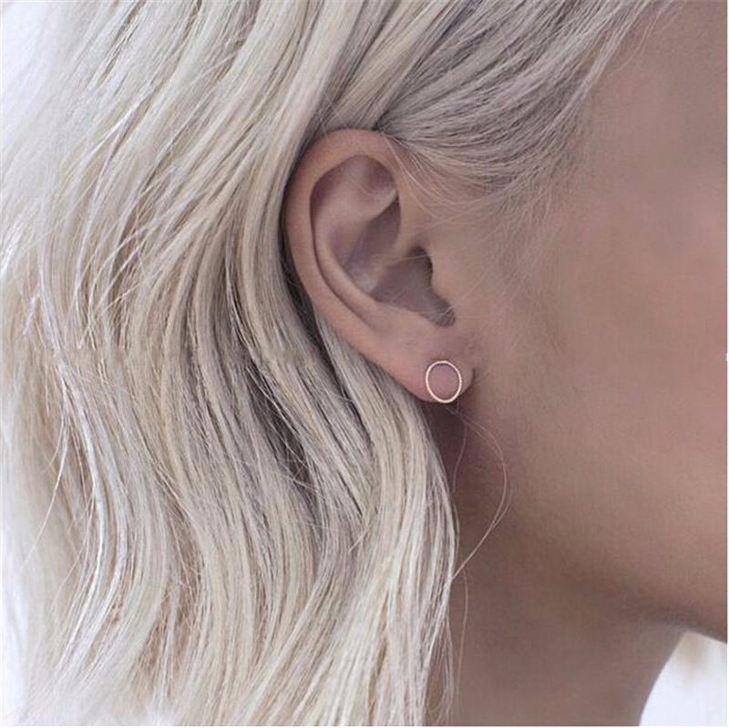 European and American minimalist earrings, extremely fine button pattern, small circle earrings, simple earrings, Korean style earrings for girls