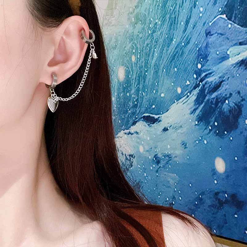 Hip-hop sweet cool dark style titanium steel chain one-piece love ear clip without piercing ear bone clip niche design earrings
