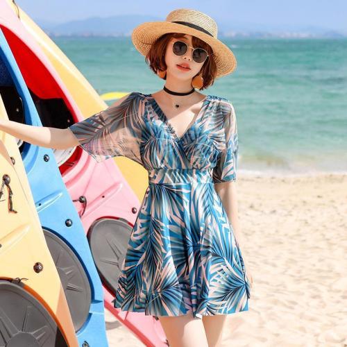 Women's plus size swimsuit conservatively covers the flesh and looks slimming mother middle-aged lady's conjoined fat mm plus size hot spring swimsuit with steel ring