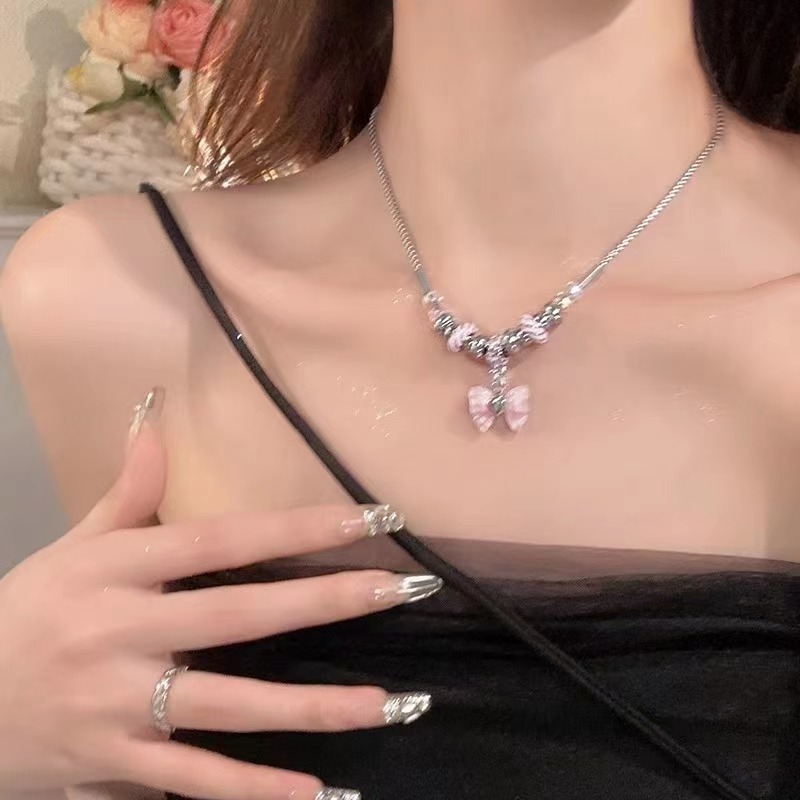 Sweet and cool hot girl style ~ pink bow beaded necklace for women, light luxury, fashionable and versatile, niche design clavicle chain