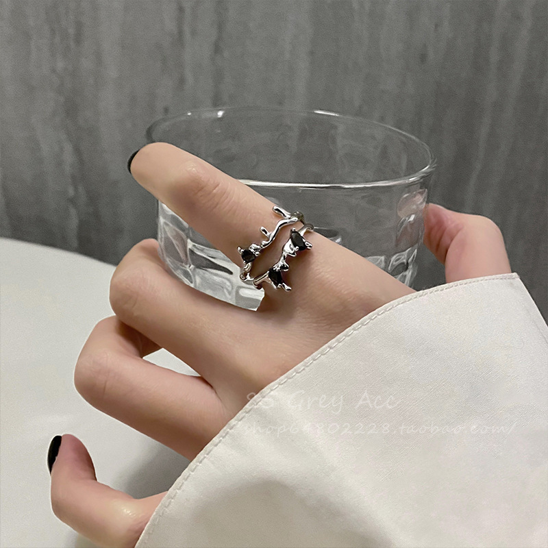 New micro-set diamond black flower branch ring for women, trendy niche design, exquisite and versatile opening, adjustable index finger ring
