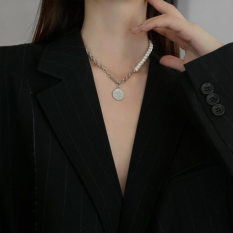 Retro non-fading round brand necklace for women ins trendy cold style pearl splicing clavicle chain niche design necklace