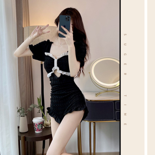 2024 New Swimsuit Women's One-piece Super Fairy Ins Style Conservative Belly Covering and Slimming Summer Student Hot Spring Korean Wear