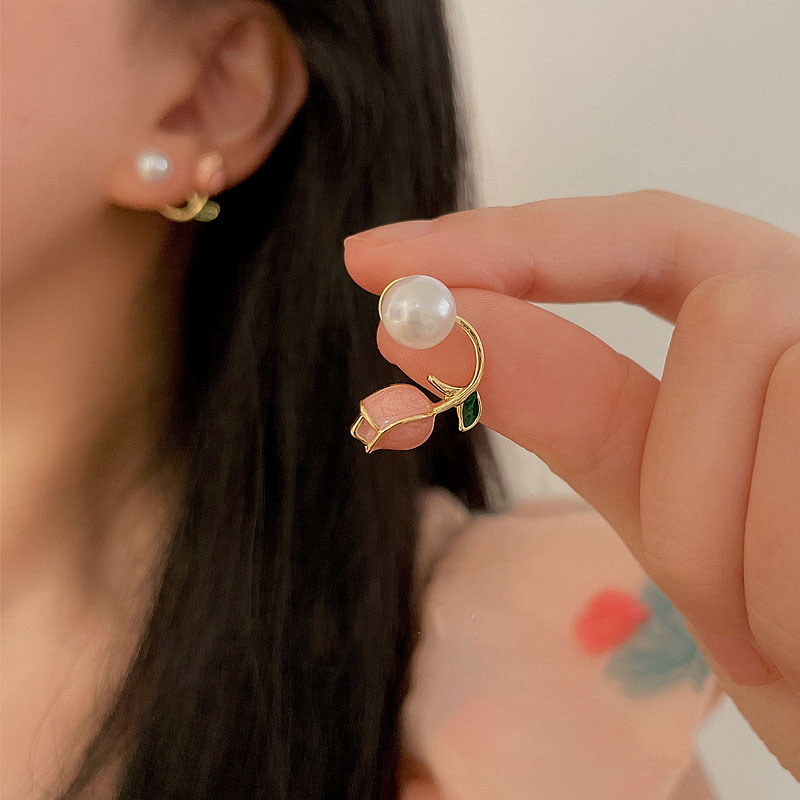 925 silver tulip earrings for women, new trendy light luxury earrings, niche earrings, no need to remove, high-end ear hooks