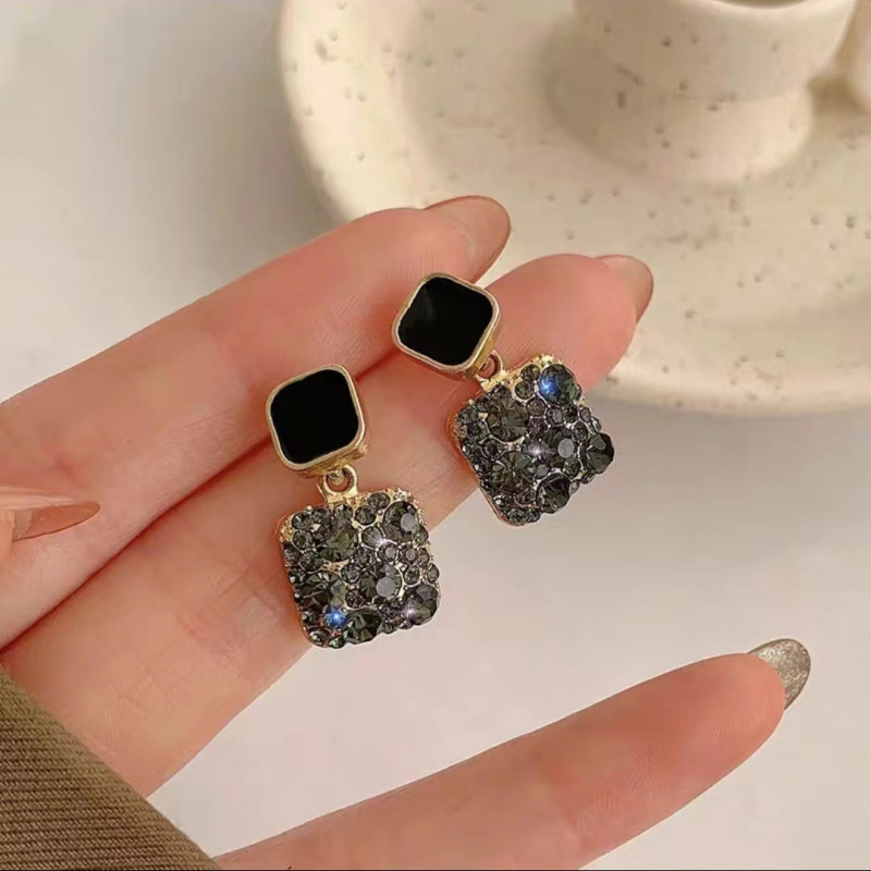 Black drop glaze light luxury diamond earrings for women new Korean niche design high-end internet celebrity earrings earrings