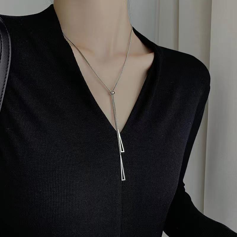 Geometric triangle necklace, trendy autumn and winter niche design for women, long tassel accessories, light luxury sweater chain