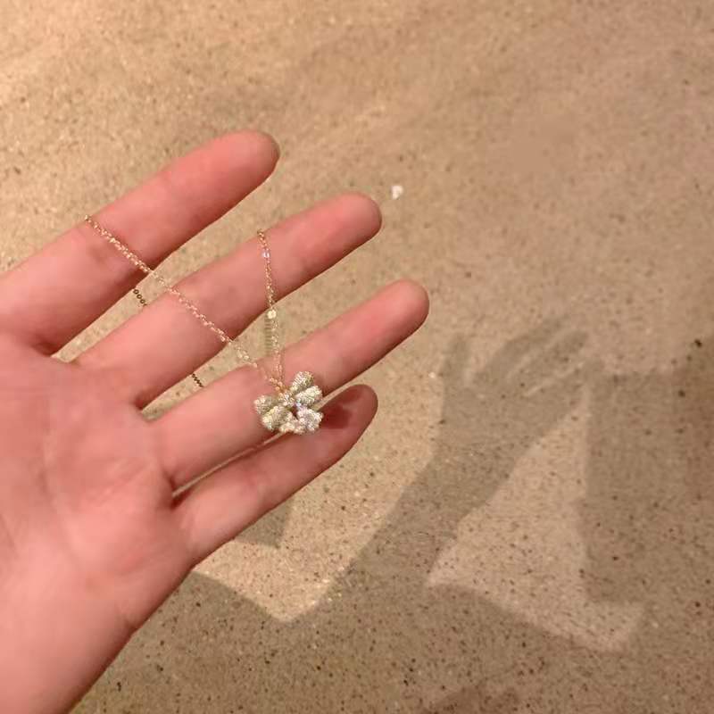 Flashing Diamond Bow Necklace Women's Summer Versatile Simple Light Luxury Niche Fairy Necklace Accessories Clavicle Chain Cold Style
