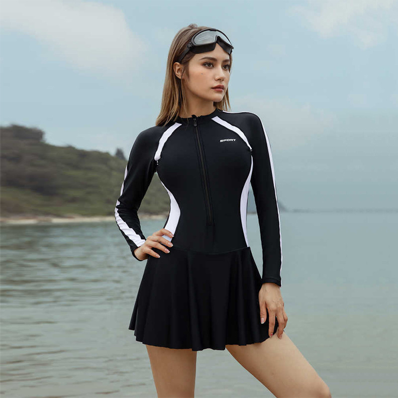 Swimsuit Women's Sports One-piece Spliced ​​Hot Spring Swimsuit Conservative Slim Dress Style Simple Slim Resort Swimsuit