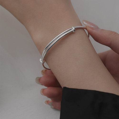 Silver-plated bracelet for women, retro temperament, glossy frosted bracelet for best friend and girlfriend, silver push-pull adjustable bracelet