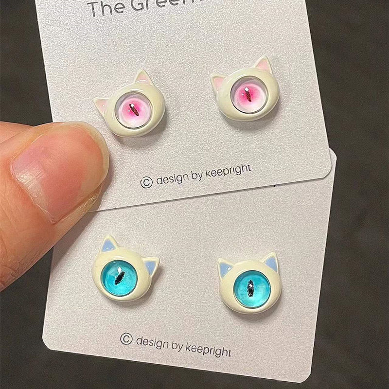 New year's new trendy one-eyed monster earrings, feminine, high-end, niche, unique design earrings.