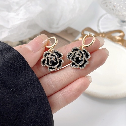 Sweet and cool rose earrings, super fairy design niche high-end earrings for women, camellia rose earrings