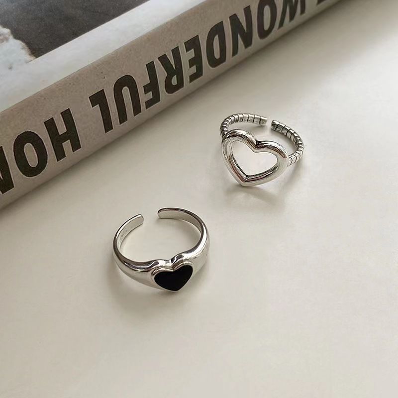 [Copper] Korean niche retro black love ring, feminine, versatile and personalized, simple heart-shaped open index finger ring