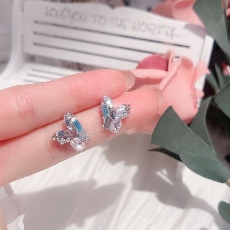 New irregular color zircon love earrings for women, light luxury niche high-end design sweet and cool personalized earrings