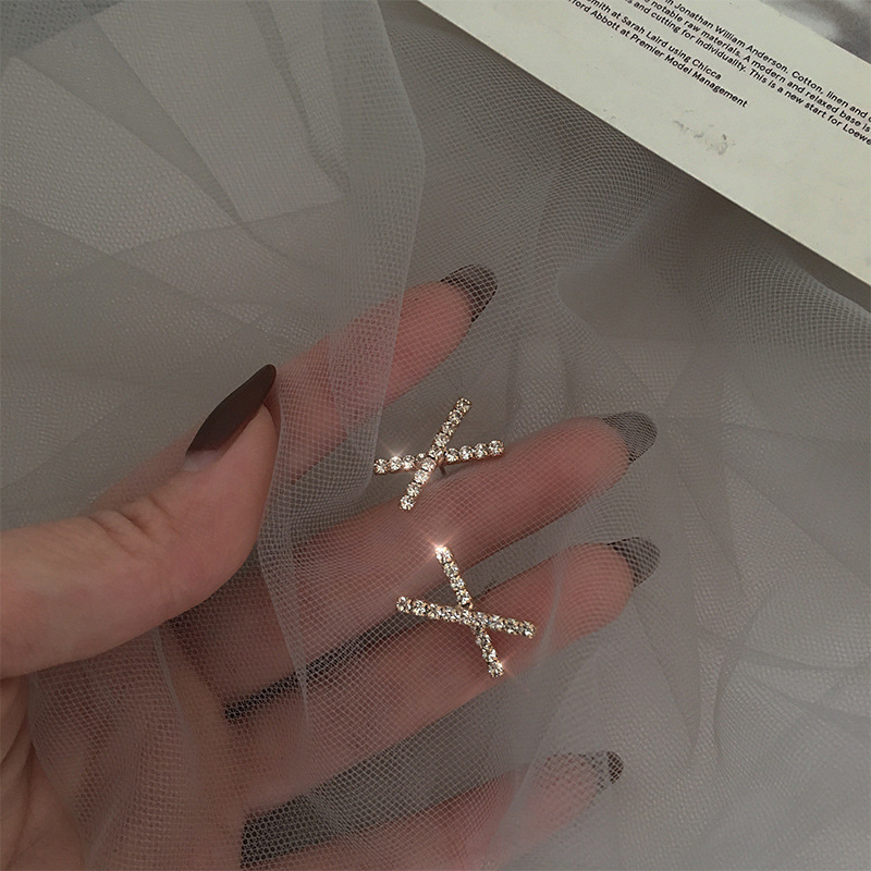 Cold style X-shaped letter earrings, simple female small and personalized temperament diamond earrings earrings and earrings