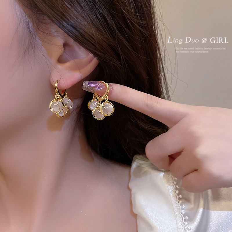 Copper - unique temperament, light luxury cat's eye earrings, niche earrings for women, high-end earrings, fashionable earrings