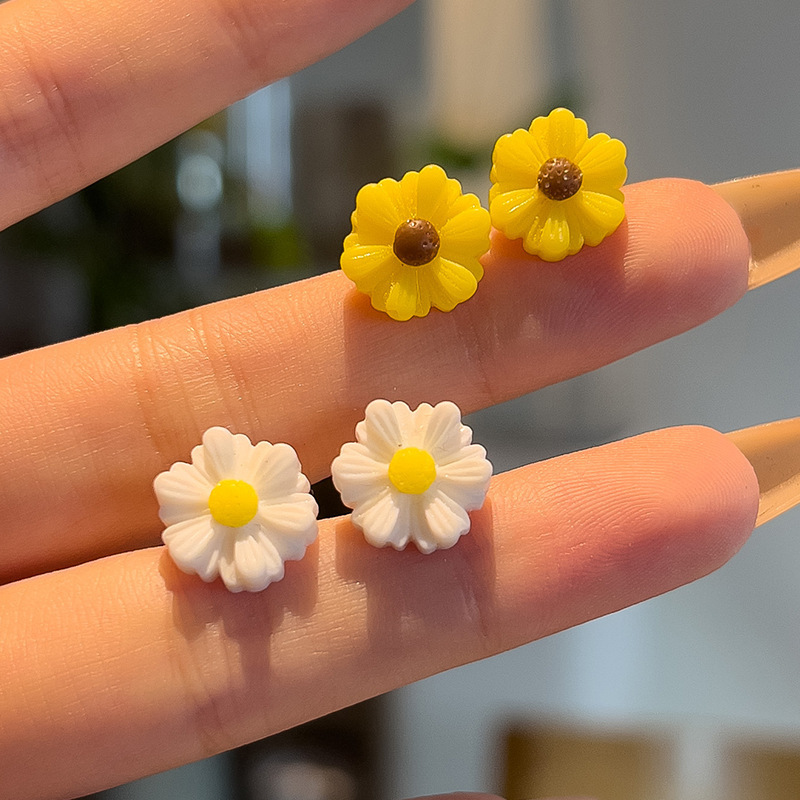Earrings Daisy Earrings for Women Japanese and Korean Fresh Internet Celebrities Sunflower Girls Students Sweet Style Flower Earrings Wholesale