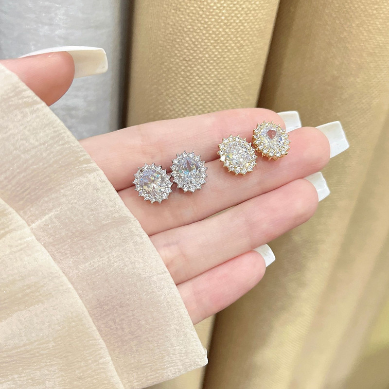 French style pure lust style small sparkling diamond earrings silver needle exquisite dove egg temperament high-end simple versatile earrings